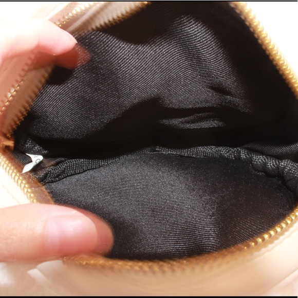 ♡WHITE CIRCLE CHAIN PURSE♡ - Picture 3 of 3